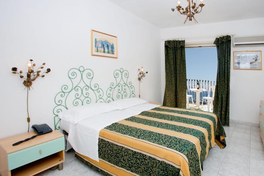 Hotel Da Peppe Летоянні Екстер'єр фото