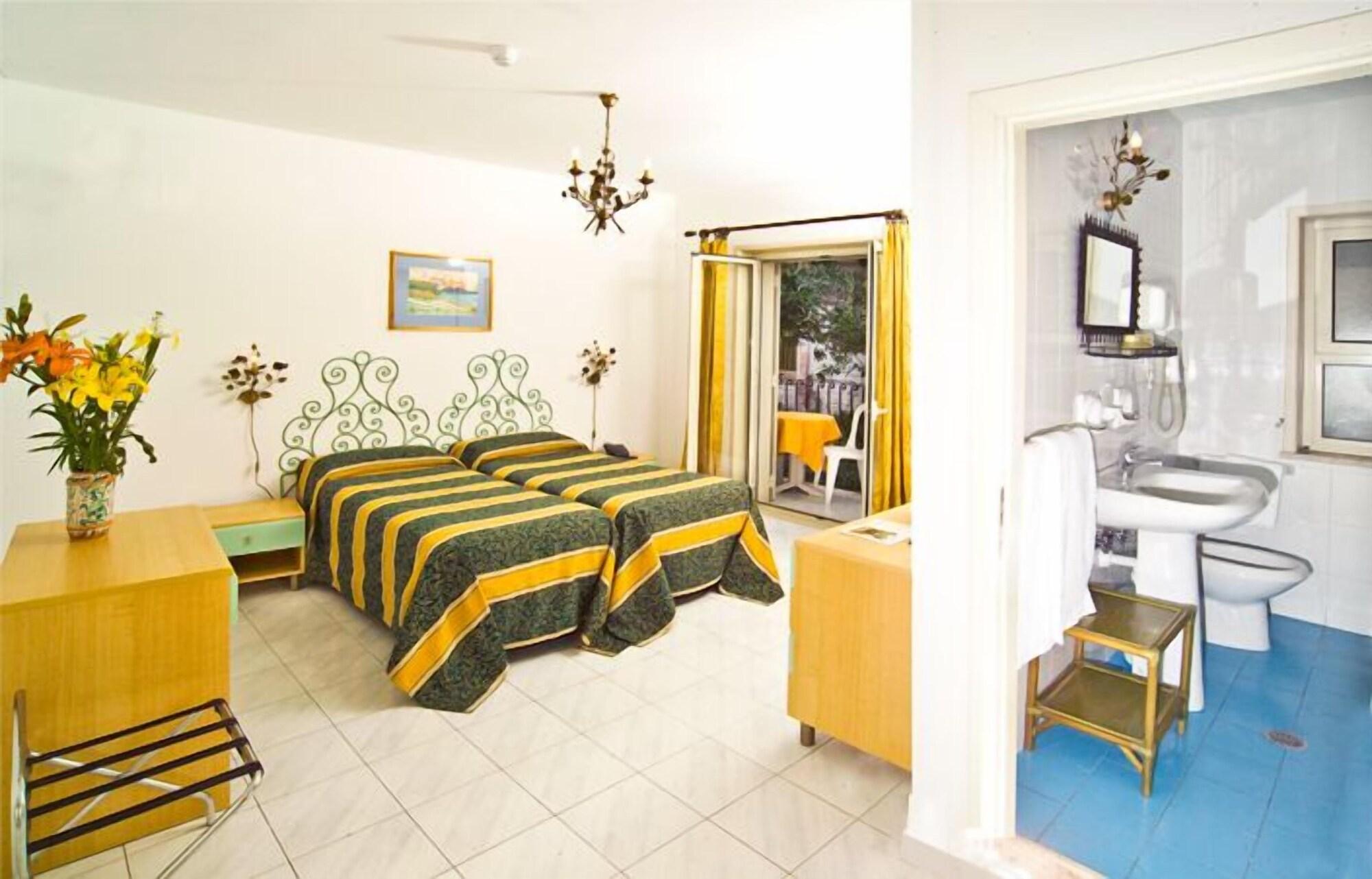 Hotel Da Peppe Летоянні Екстер'єр фото